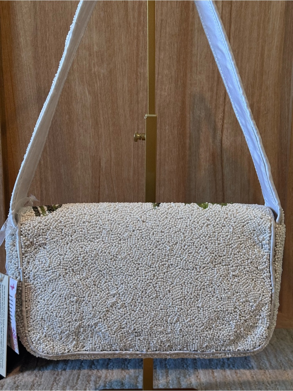NWT~ Viral Beaded Floral Embroidered Shoulder Bag in White and Green - Picture 3 of 7